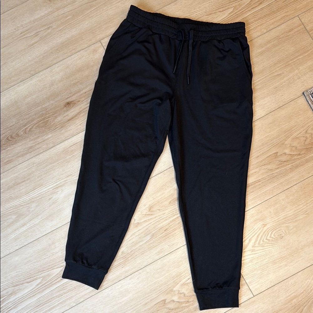 [Quince] Black Jogger Pants